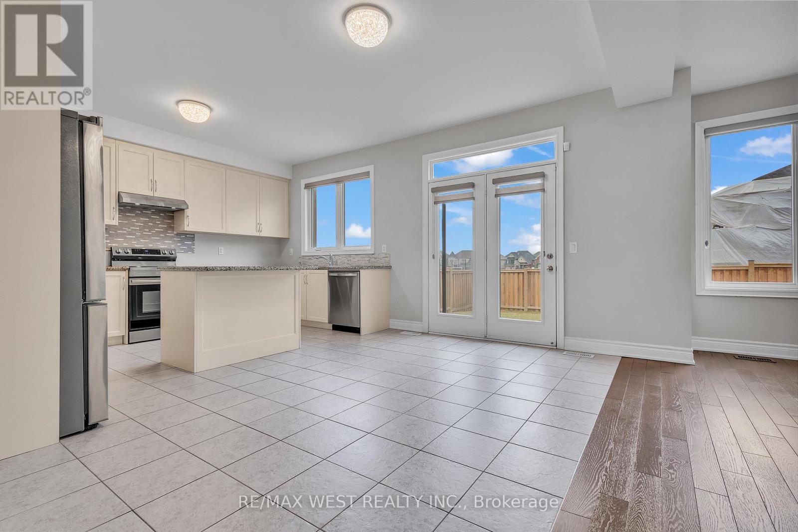 65 Port Royal Avenue, Vaughan, Ontario  L4H 4K6 - Photo 6 - N13209828