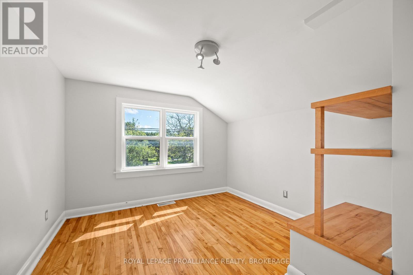 78 Regent Street, Kingston, Ontario  K7L 4J7 - Photo 28 - X12965170