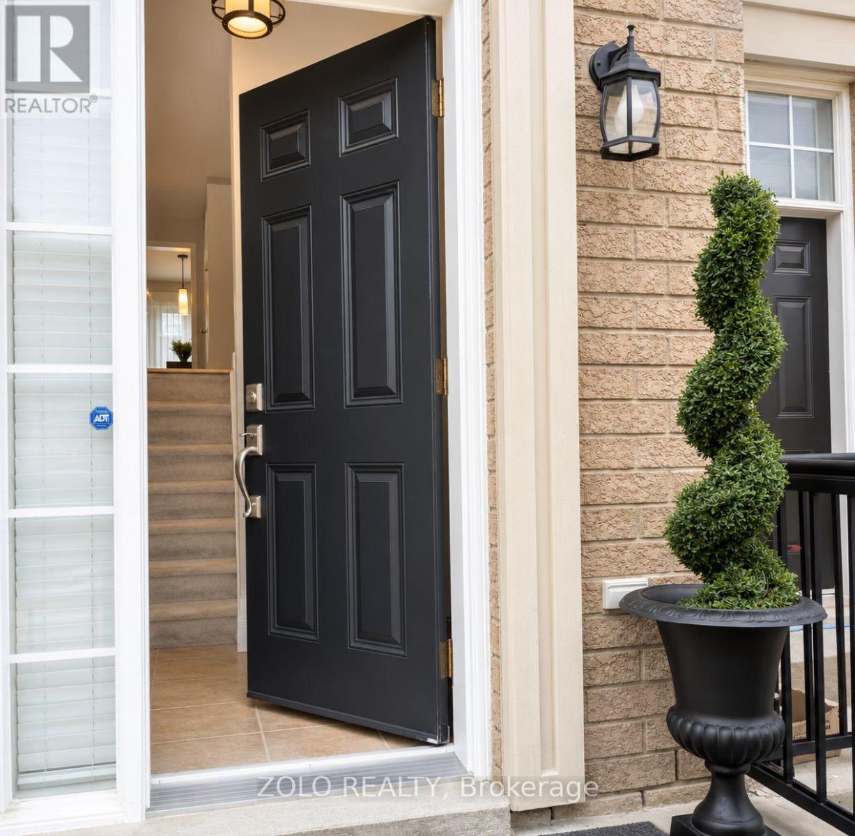 32 - 2280 Baronwood Drive, Oakville, Ontario  L6M 4Z5 - Photo 2 - W13230194
