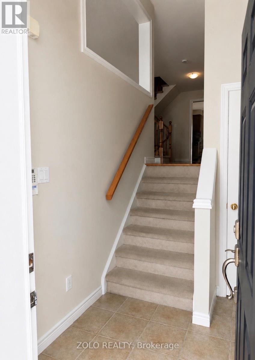 32 - 2280 Baronwood Drive, Oakville, Ontario  L6M 4Z5 - Photo 3 - W13230194