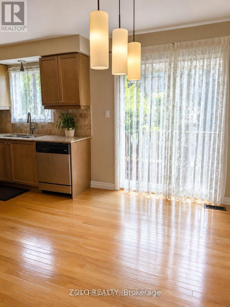 32 - 2280 Baronwood Drive, Oakville, Ontario  L6M 4Z5 - Photo 8 - W13230194