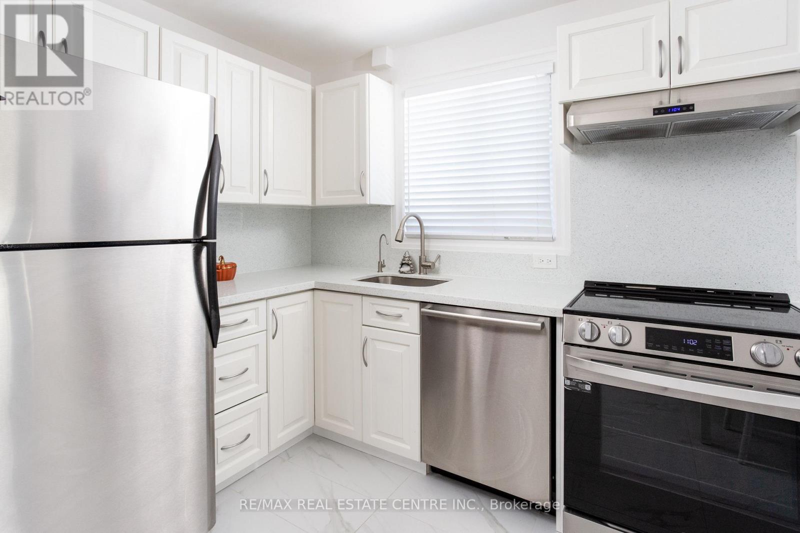 3335 Homark Drive, Mississauga, Ontario  L4Y 2K5 - Photo 11 - W13230210