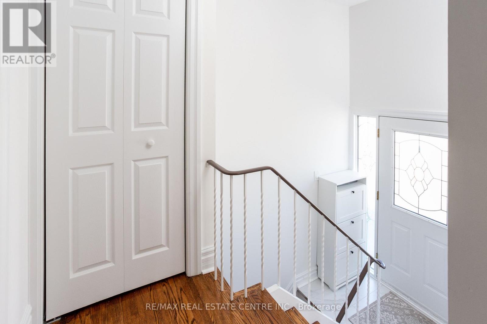 3335 Homark Drive, Mississauga, Ontario  L4Y 2K5 - Photo 3 - W13230210