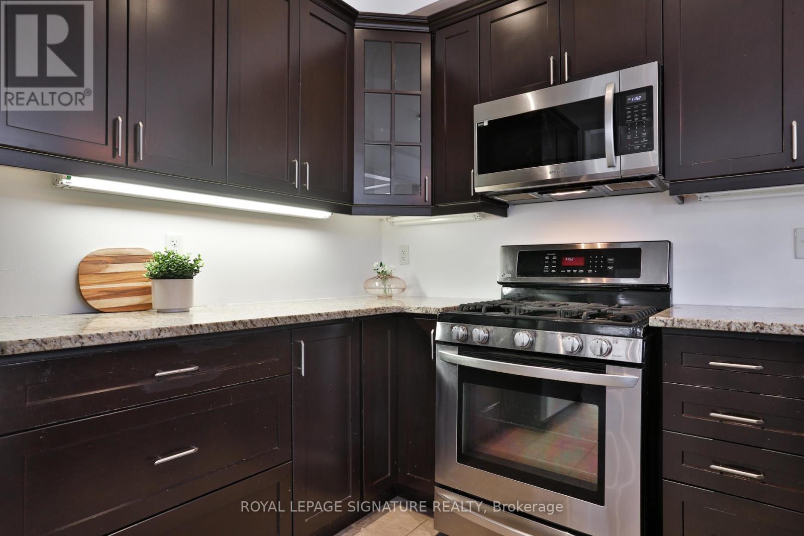 641 Murray Meadows Place, Milton, Ontario  L9T 8L7 - Photo 17 - W13230232