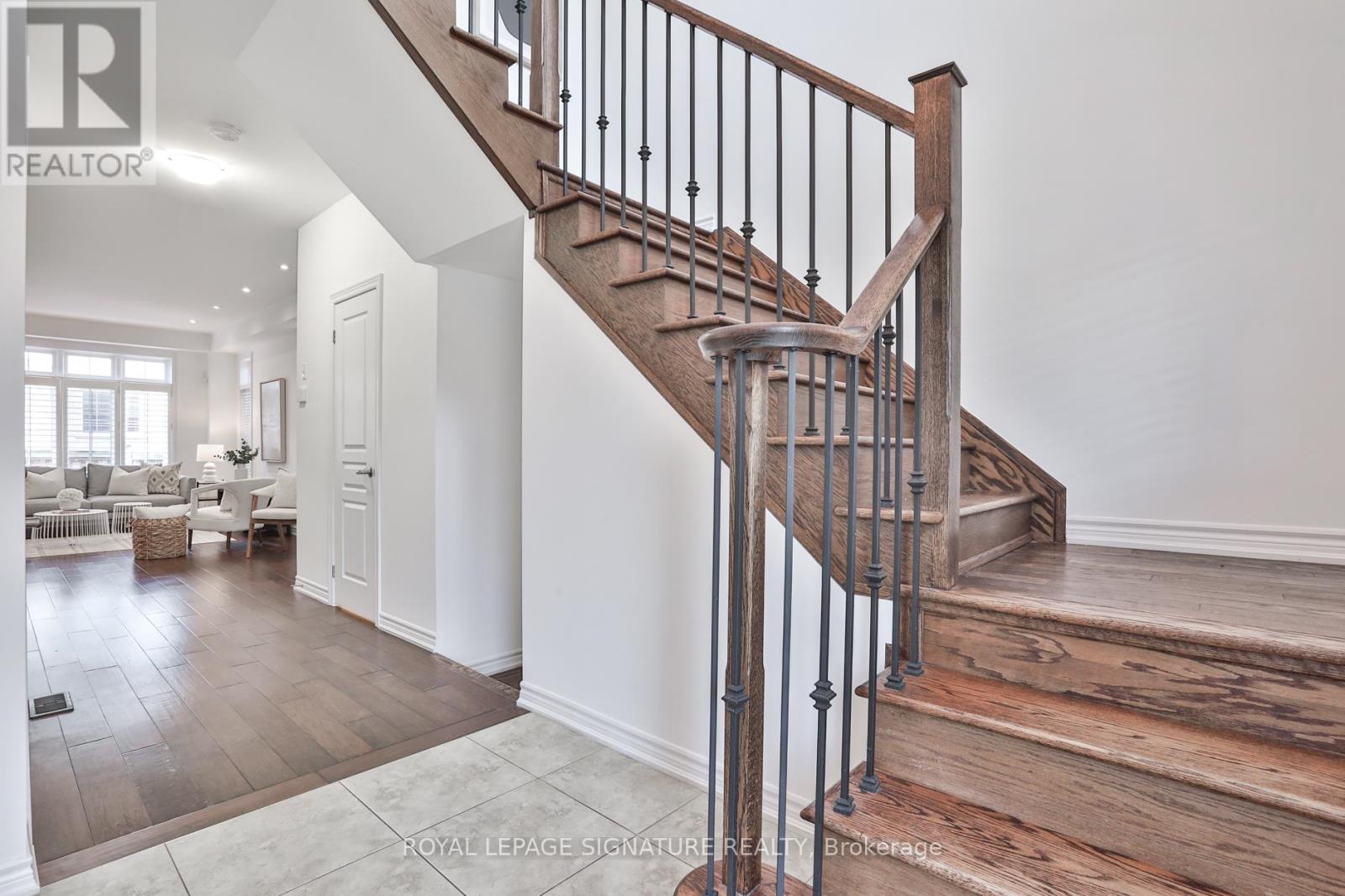 641 Murray Meadows Place, Milton, Ontario  L9T 8L7 - Photo 8 - W13230232