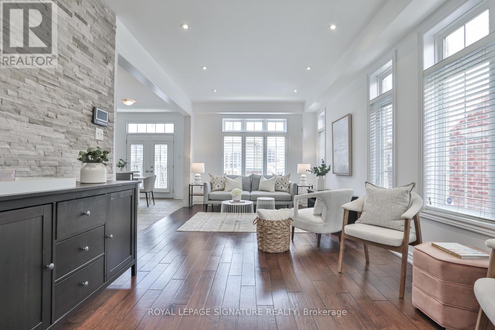 641 Murray Meadows Place, Milton, Ontario  L9T 8L7 - Photo 9 - W13230232