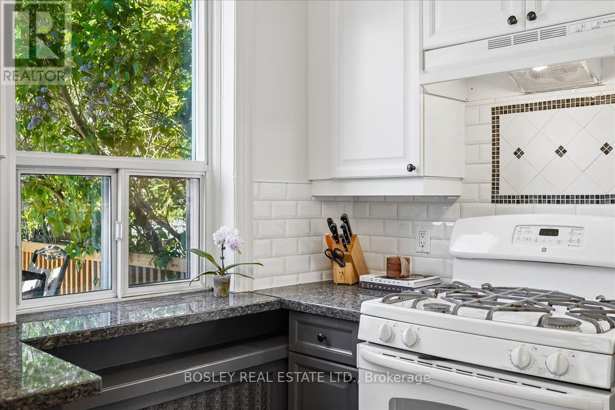 92 Seventh Street, Toronto, Ontario  M8V 3B4 - Photo 16 - W13230246
