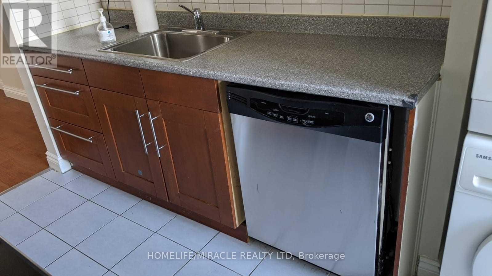 1625 Bloor Street E, Mississauga, Ontario  L4X 1S3 - Photo 14 - W13230260