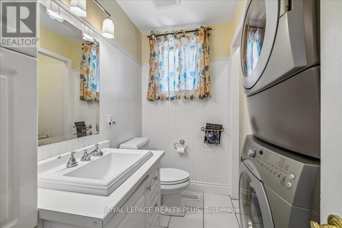 921 Calder Road, Mississauga, Ontario  L5J 2M6 - Photo 15 - W13230292