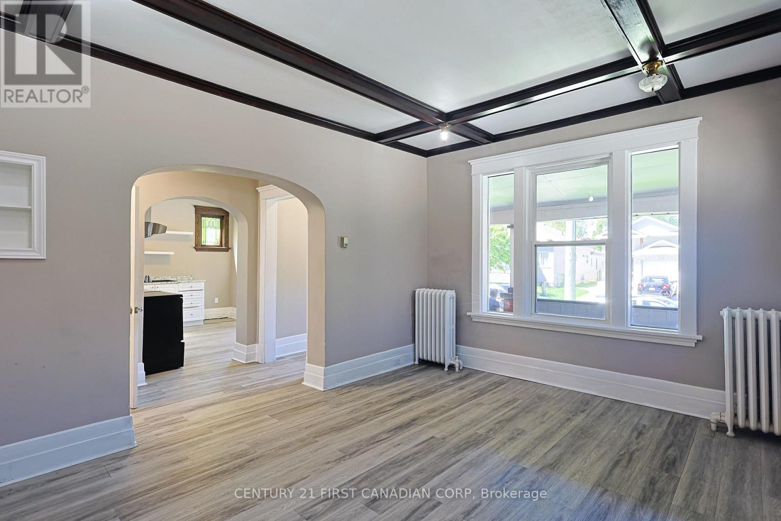Main Floor - 444 Dorinda Street, London East, Ontario  N5W 4B4 - Photo 4 - X13230480