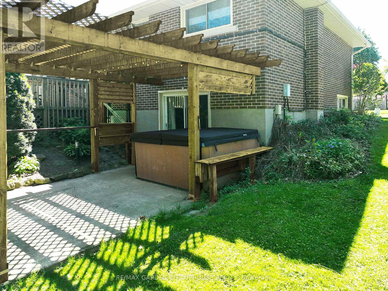 46 Strathcona Drive, St. Catharines, Ontario  L2M 2B1 - Photo 22 - X12967126