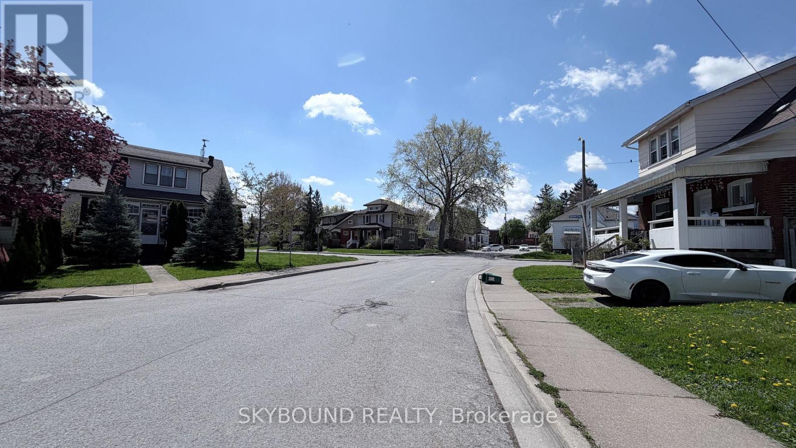 5113 St Lawrence Avenue, Niagara Falls, Ontario  L2E 3Y9 - Photo 3 - X13230332