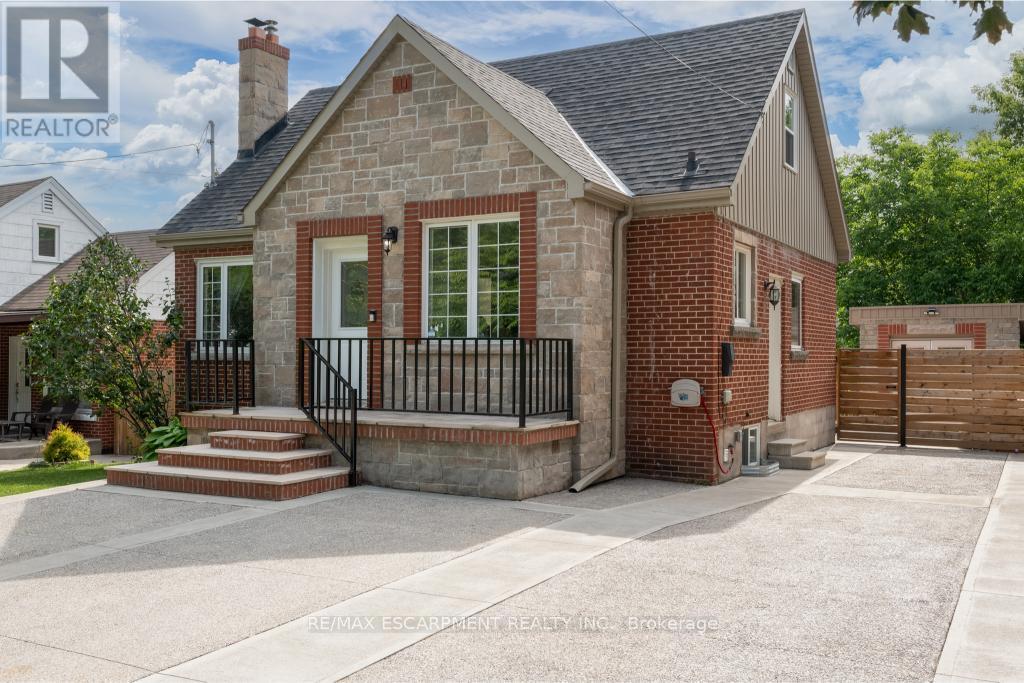 LOWER - 239 CLOVERDALE AVENUE E, Hamilton, Ontario