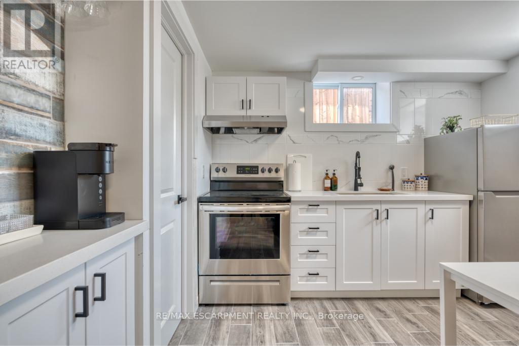 Lower - 239 Cloverdale Avenue E, Hamilton, Ontario  L8K 4M5 - Photo 10 - X13230426