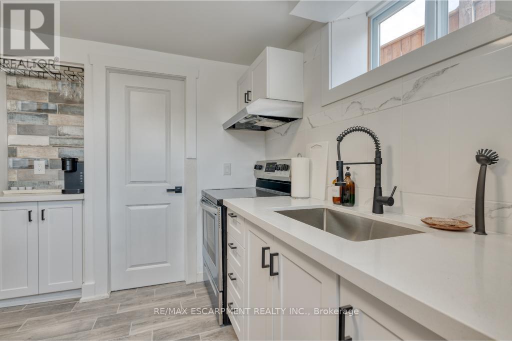 Lower - 239 Cloverdale Avenue E, Hamilton, Ontario  L8K 4M5 - Photo 13 - X13230426