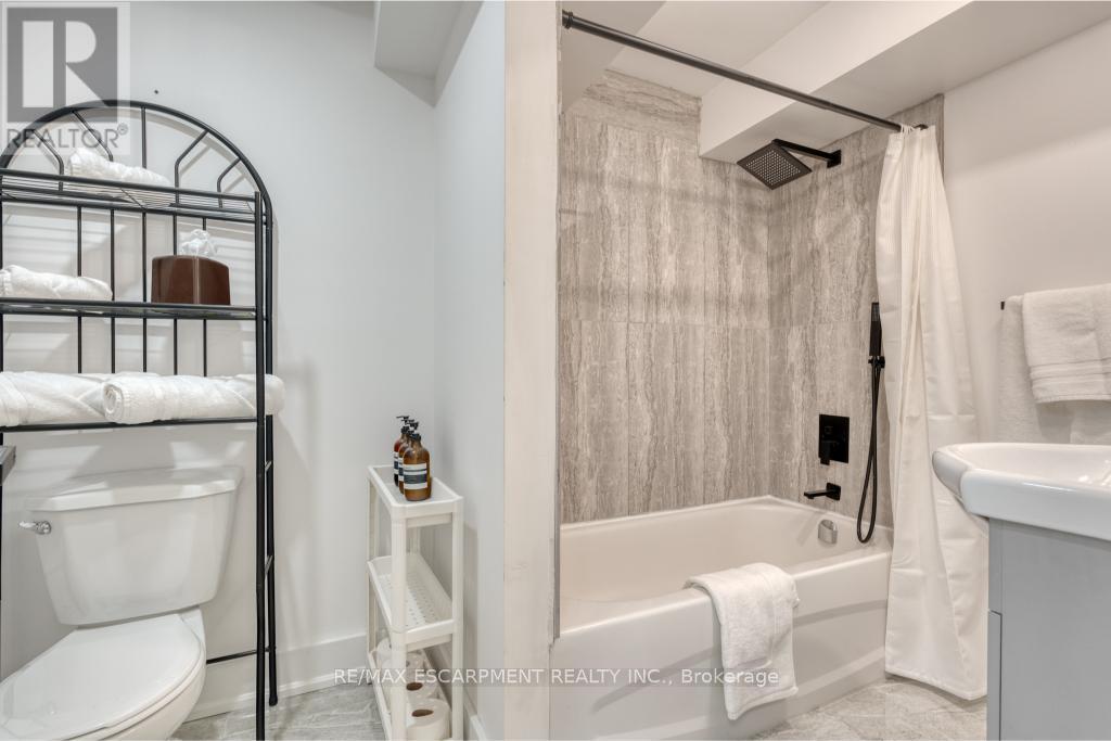 Lower - 239 Cloverdale Avenue E, Hamilton, Ontario  L8K 4M5 - Photo 21 - X13230426