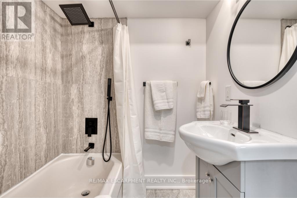 Lower - 239 Cloverdale Avenue E, Hamilton, Ontario  L8K 4M5 - Photo 22 - X13230426