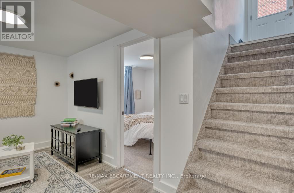 Lower - 239 Cloverdale Avenue E, Hamilton, Ontario  L8K 4M5 - Photo 4 - X13230426
