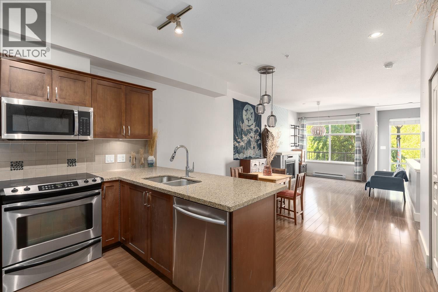 1320 Main Street, Squamish, British Columbia  V8B 0R2 - Photo 6 - R3130244