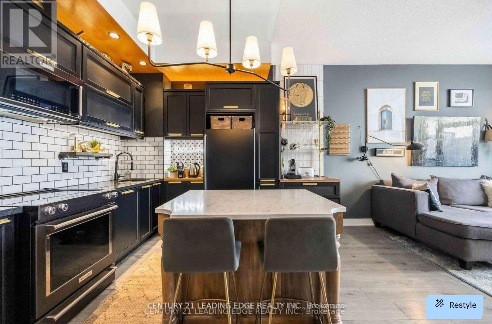 2203 - 28 Linden Street, Toronto, Ontario  M4Y 0A4 - Photo 2 - C13230550