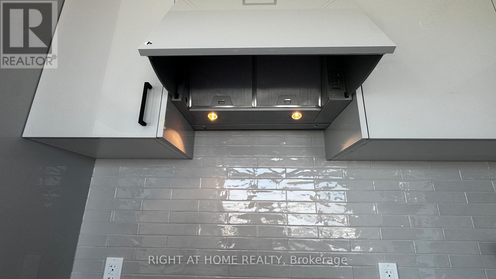 2709 - 5 Quarrington Lane, Toronto, Ontario  M3C 0S5 - Photo 12 - C13230582