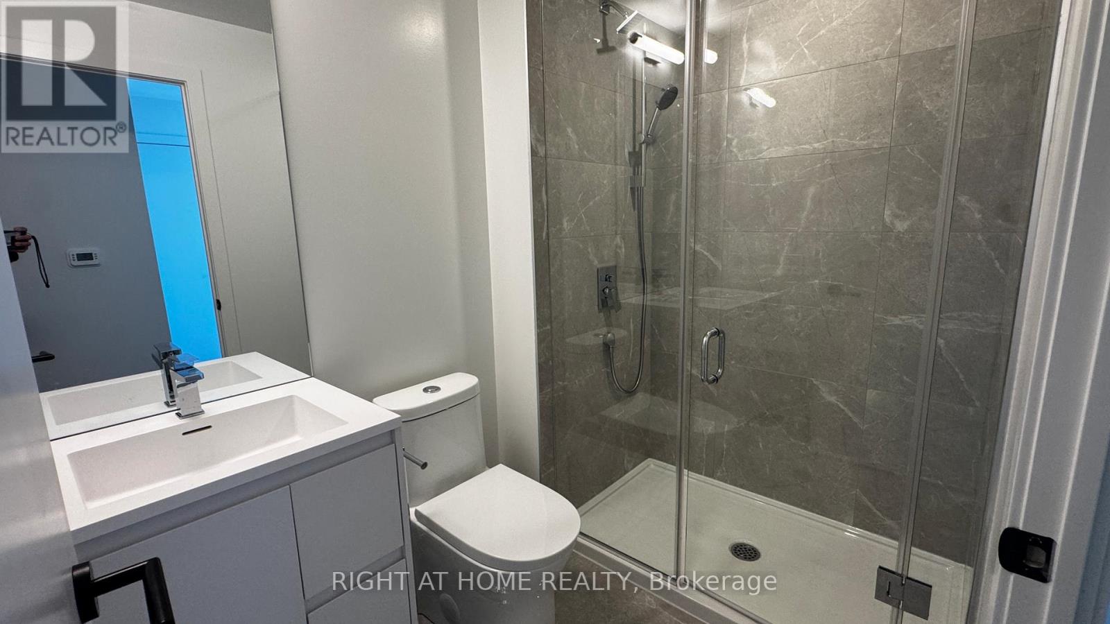 2709 - 5 Quarrington Lane, Toronto, Ontario  M3C 0S5 - Photo 18 - C13230582