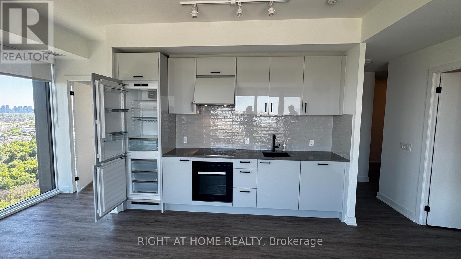 2709 - 5 Quarrington Lane, Toronto, Ontario  M3C 0S5 - Photo 8 - C13230582
