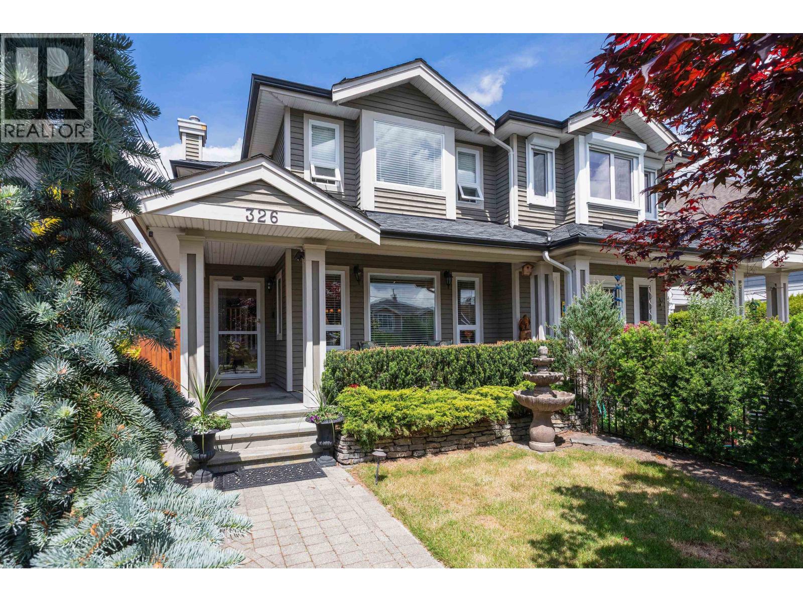 326 E 12TH STREET, North Vancouver, British Columbia