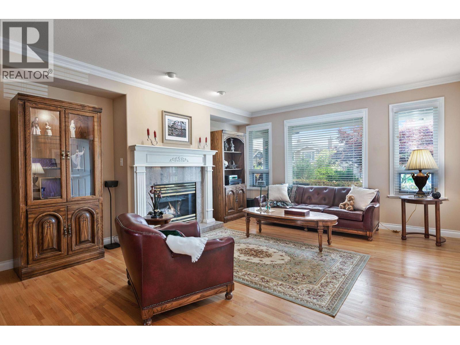 326 E 12th Street, North Vancouver, British Columbia  V7L 2J9 - Photo 2 - R3131154
