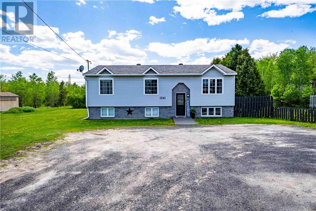 1541 Old Hwy 69 N, Val Caron, Ontario  P3N 1M7 - Photo 1 - 2128048