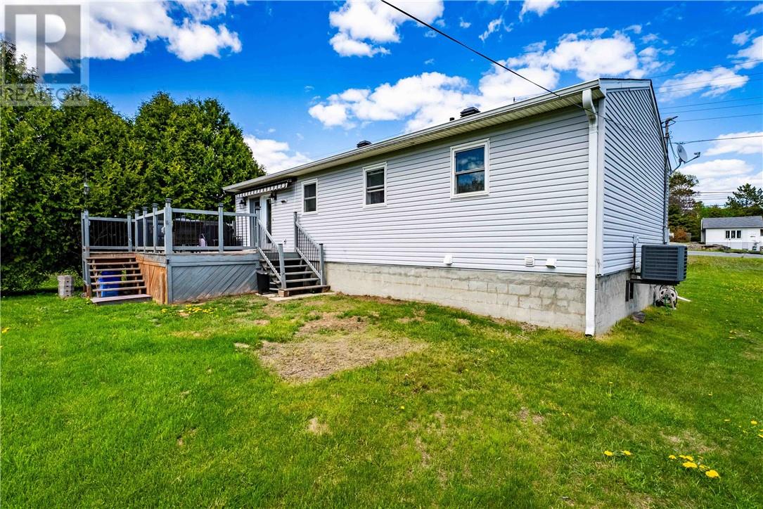 1541 Old Hwy 69 N, Val Caron, Ontario  P3N 1M7 - Photo 3 - 2128048