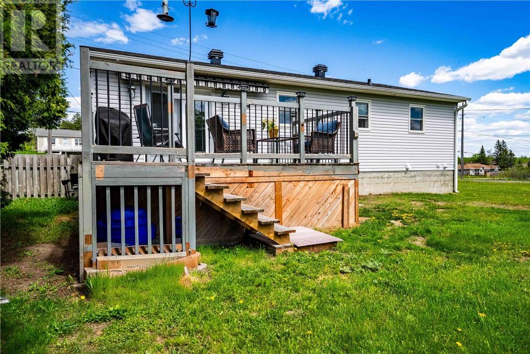 1541 Old Hwy 69 N, Val Caron, Ontario  P3N 1M7 - Photo 5 - 2128048