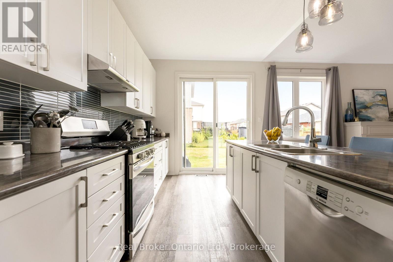 61 Kirvan Street, Centre Wellington (Fergus), Ontario  N1M 0G9 - Photo 7 - X13230586