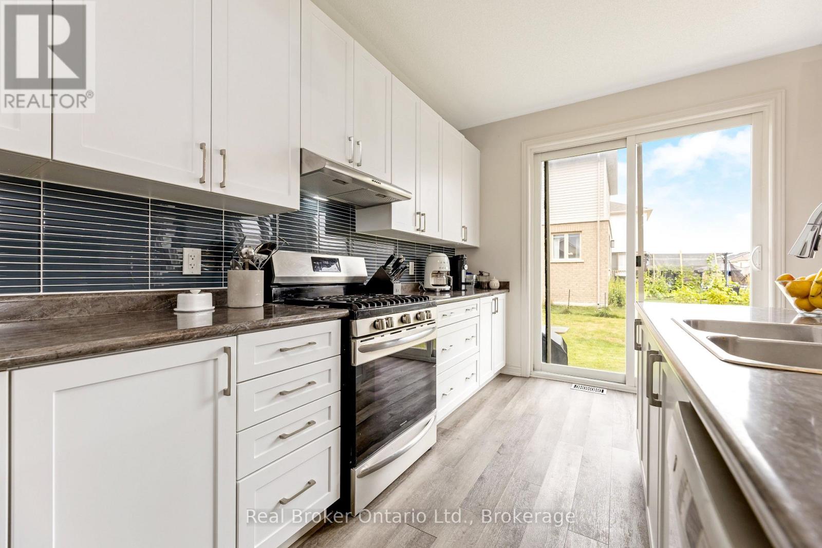 61 Kirvan Street, Centre Wellington (Fergus), Ontario  N1M 0G9 - Photo 8 - X13230586