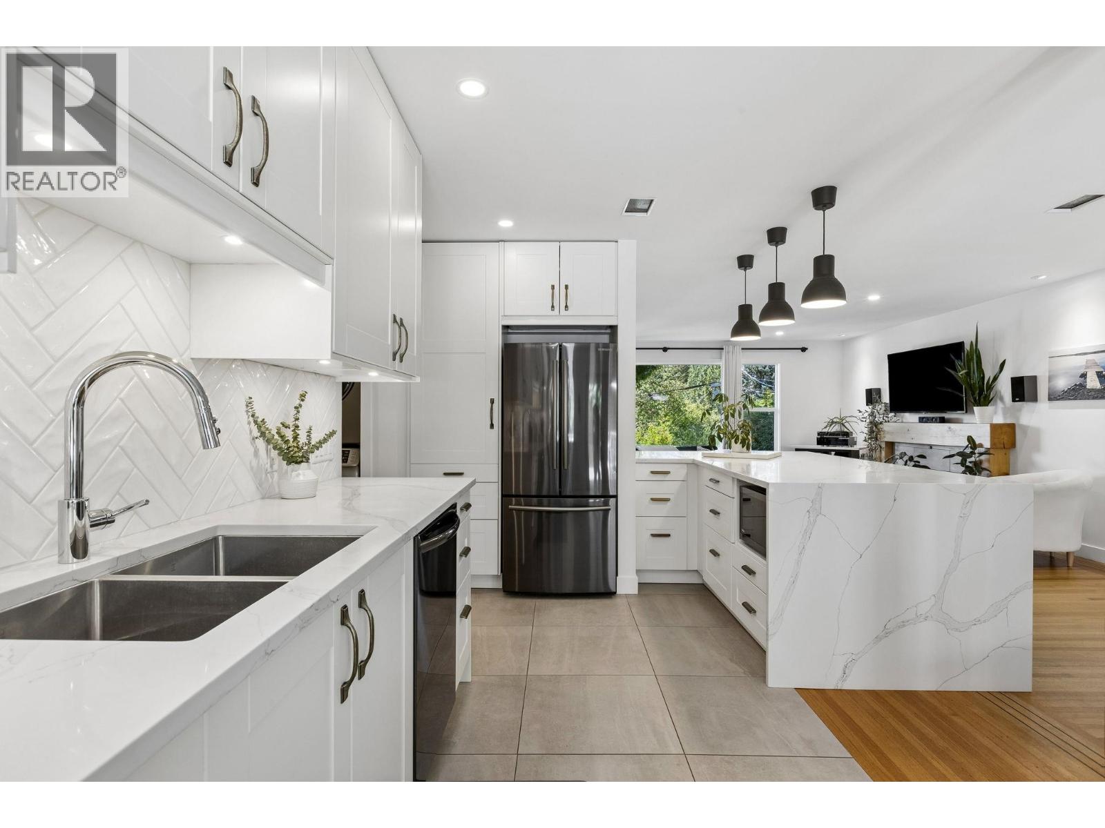 1214 Eastview Road, North Vancouver, British Columbia  V7J 1L6 - Photo 10 - R3131158