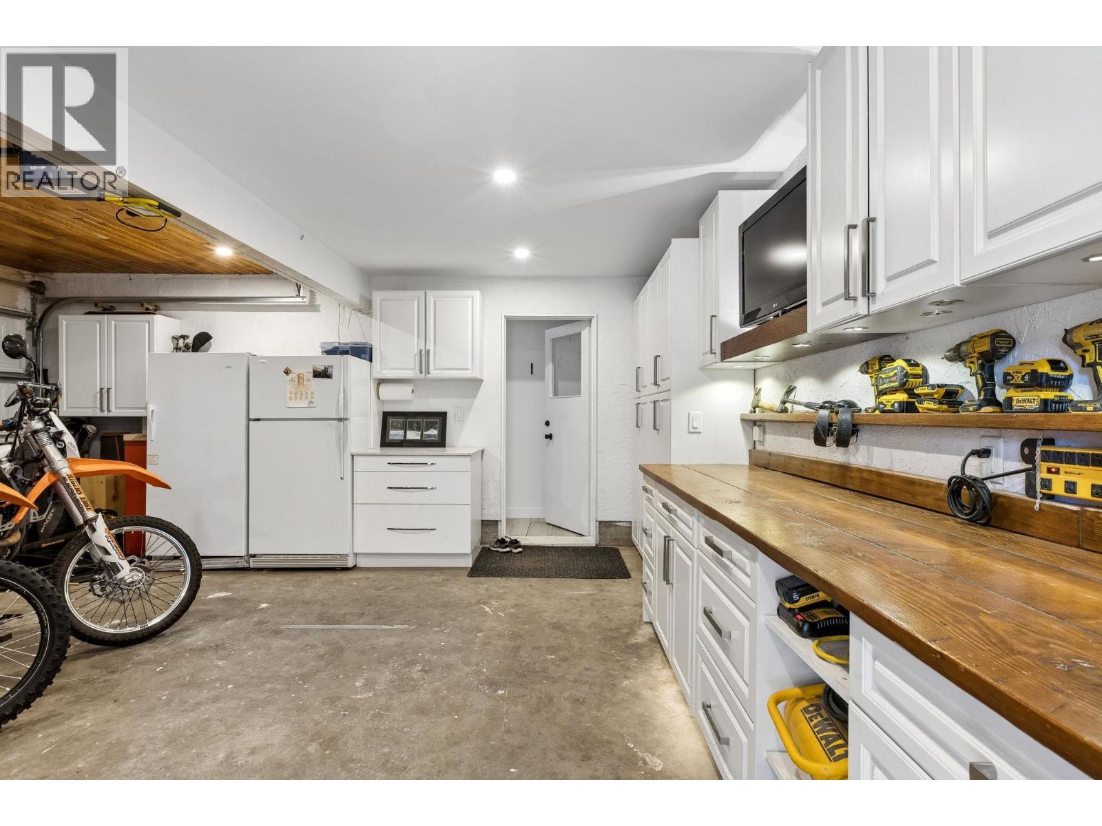 1214 Eastview Road, North Vancouver, British Columbia  V7J 1L6 - Photo 34 - R3131158