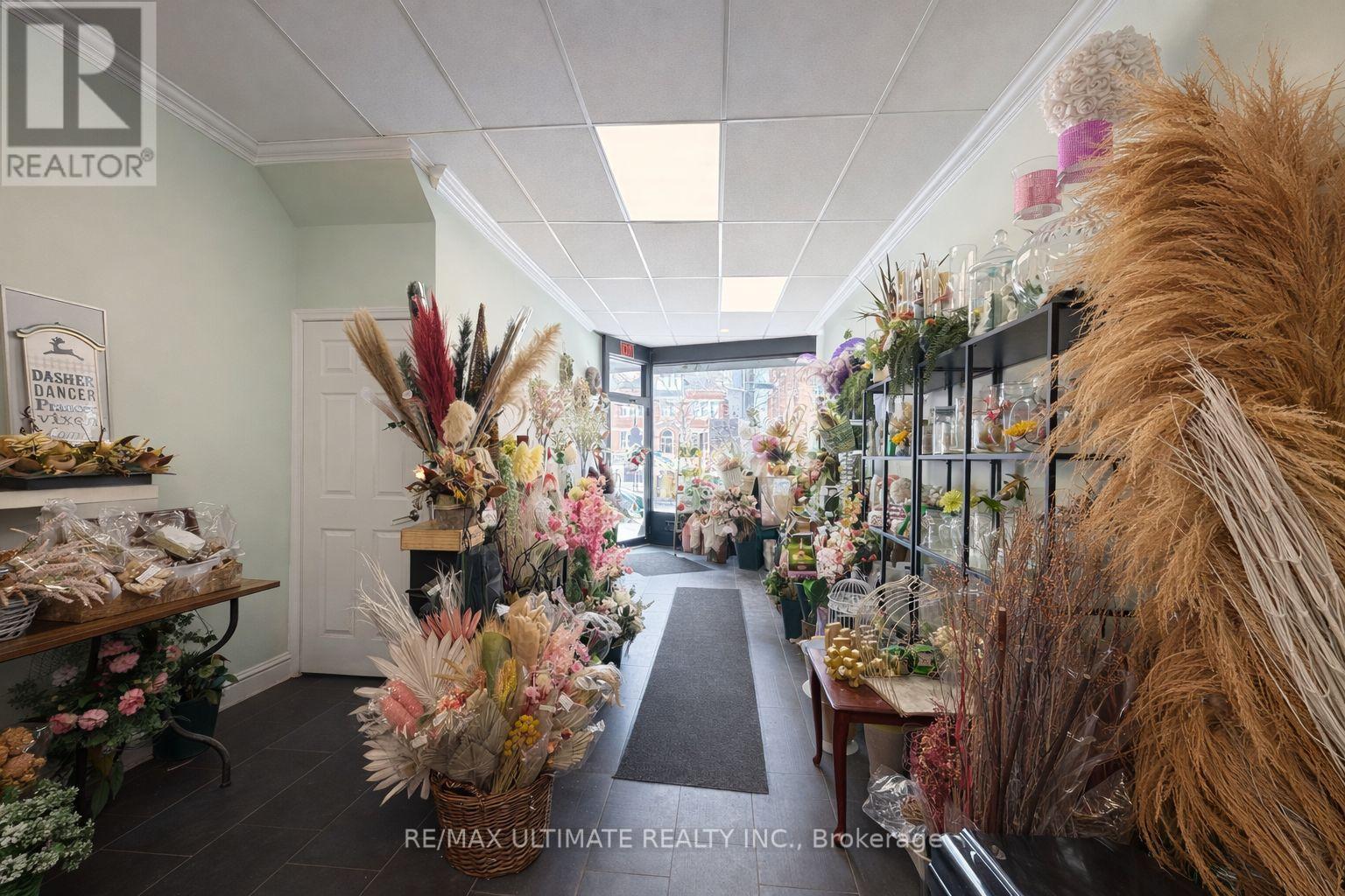 Main - 1685 Dundas Street W, Toronto, Ontario  M6K 1V2 - Photo 3 - C12830488