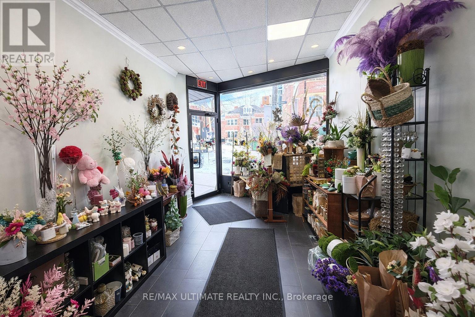 Main - 1685 Dundas Street W, Toronto, Ontario  M6K 1V2 - Photo 2 - C12830488