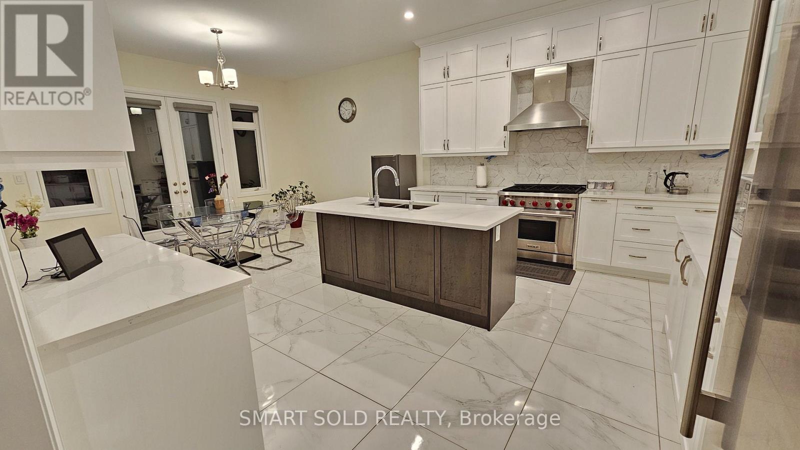147 Hillsview Drive, Richmond Hill, Ontario  L4C 1T3 - Photo 4 - N13230538