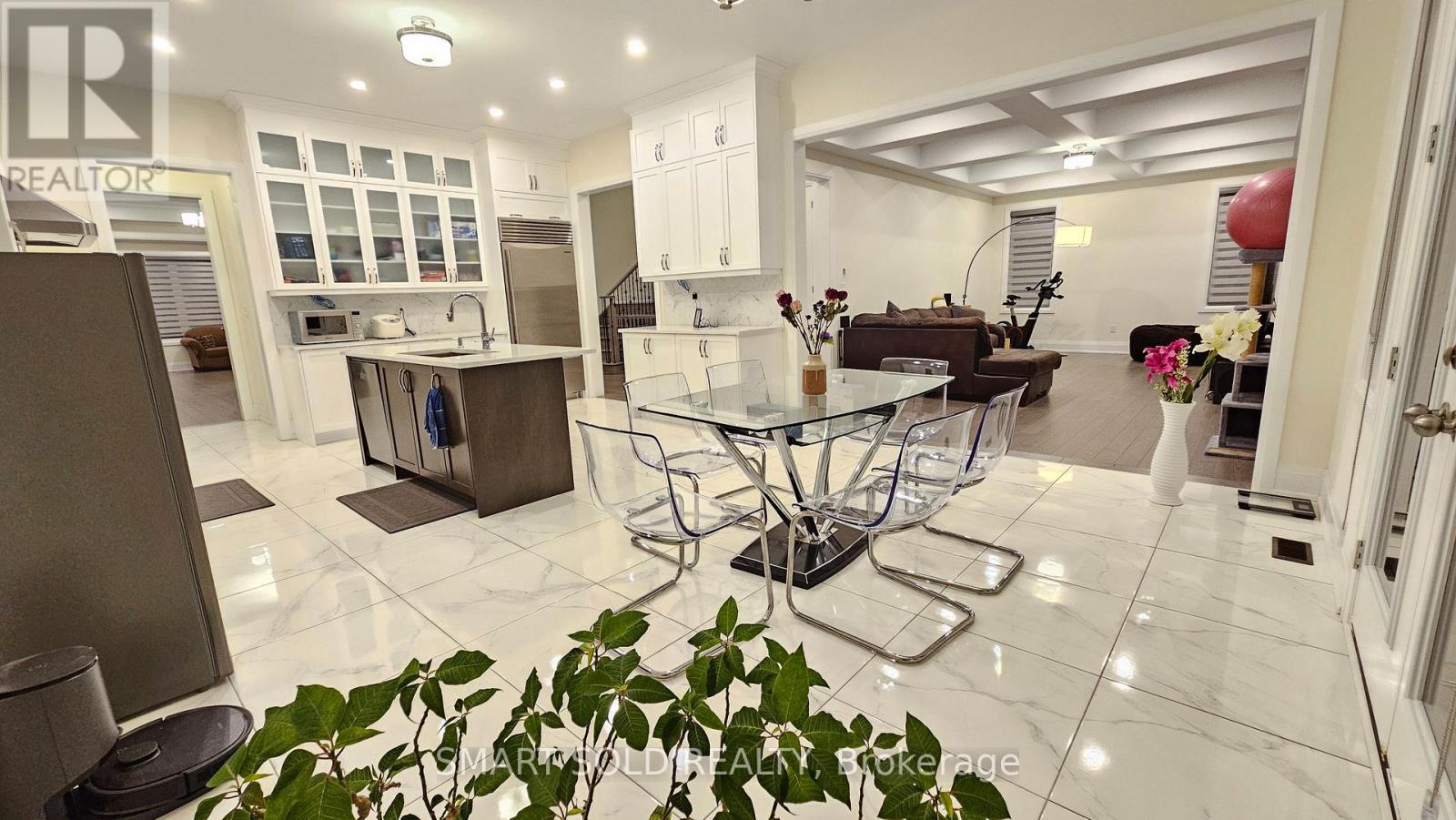147 Hillsview Drive, Richmond Hill, Ontario  L4C 1T3 - Photo 7 - N13230538