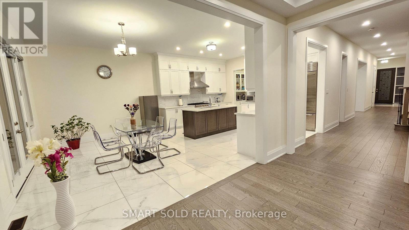 147 Hillsview Drive, Richmond Hill, Ontario  L4C 1T3 - Photo 9 - N13230538