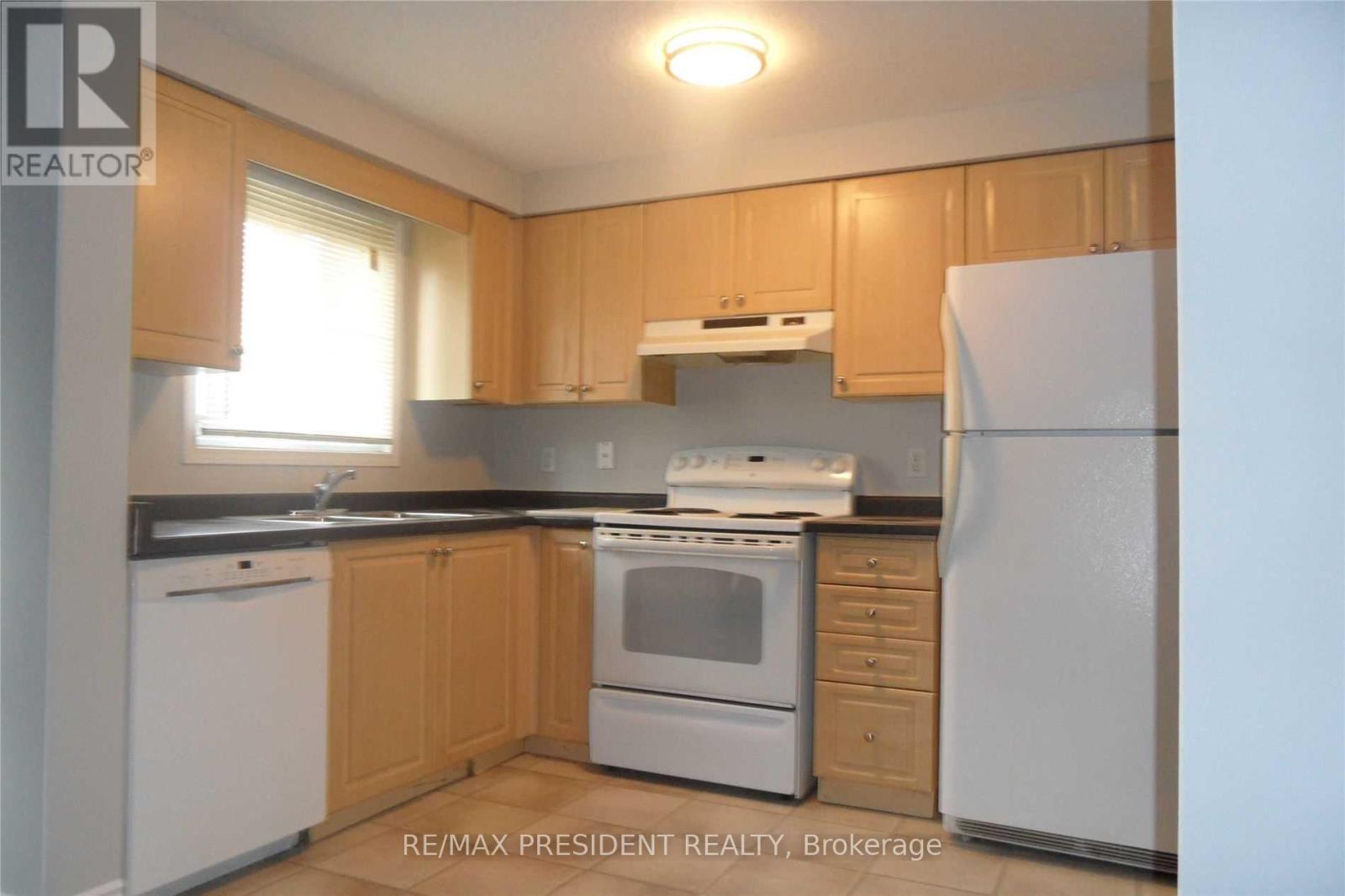 135 Activa Avenue, Kitchener, Ontario  N2E 3T3 - Photo 4 - X13227742