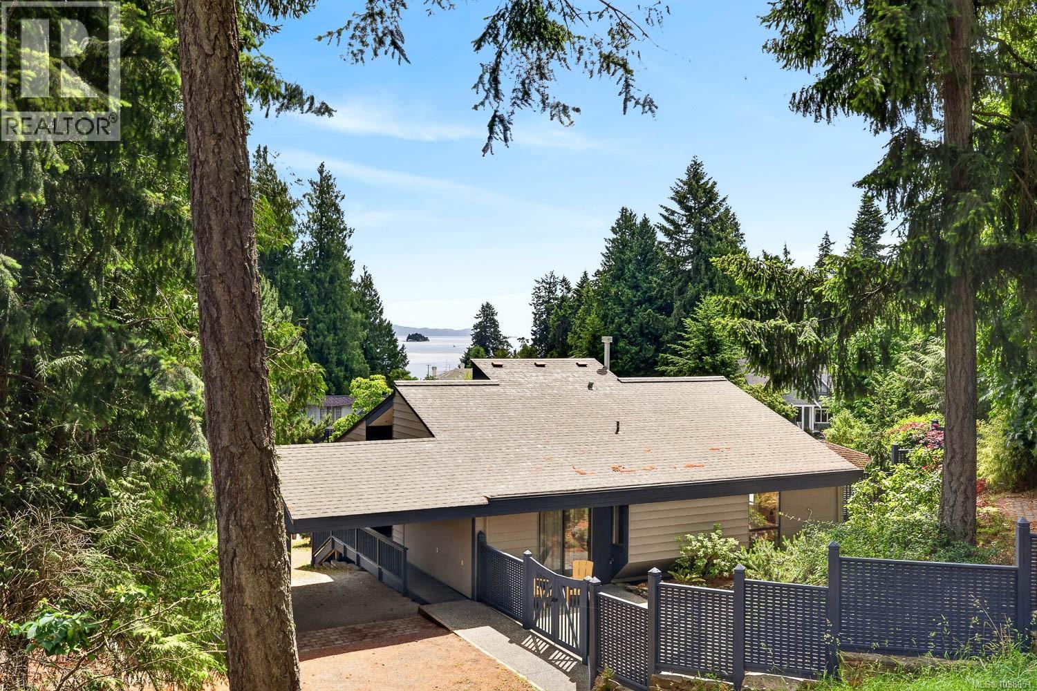 102 Village Terr, Salt Spring, British Columbia  V8K 2X5 - Photo 45 - 1038851