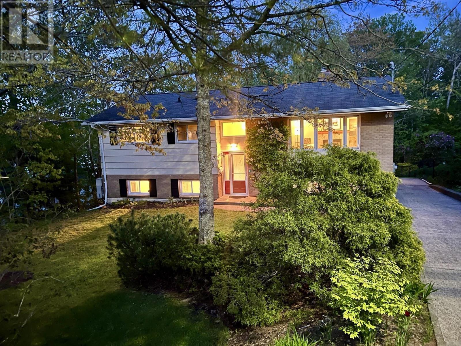 3 Beech Street, Bedford, Nova Scotia  B4A 1T1 - Photo 2 - 202608594