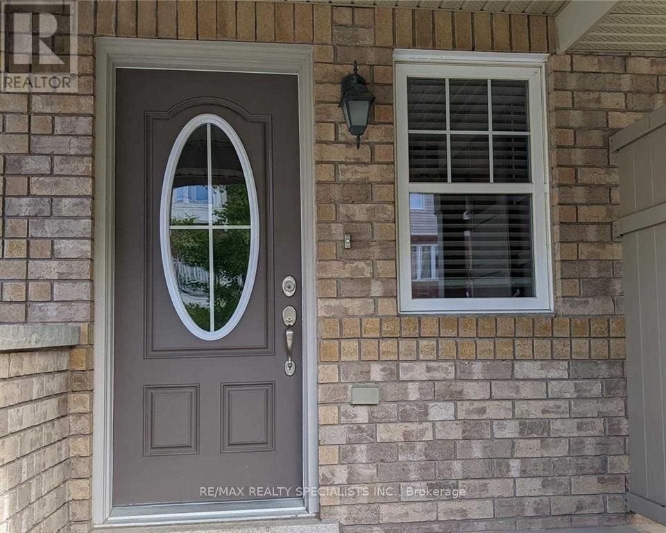 826 Fowles Court, Milton, Ontario L9T 0Z6 - Photo 2 - W13230504