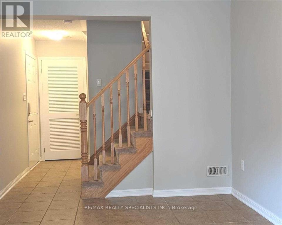 826 Fowles Court, Milton, Ontario L9T 0Z6 - Photo 4 - W13230504