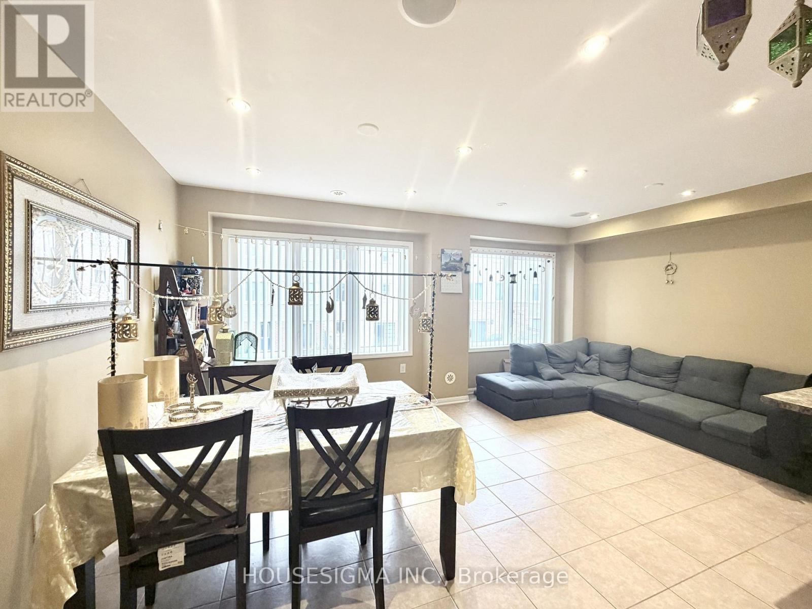 92 Lathbury Street, Brampton, Ontario  L7A 0R8 - Photo 5 - W13230514