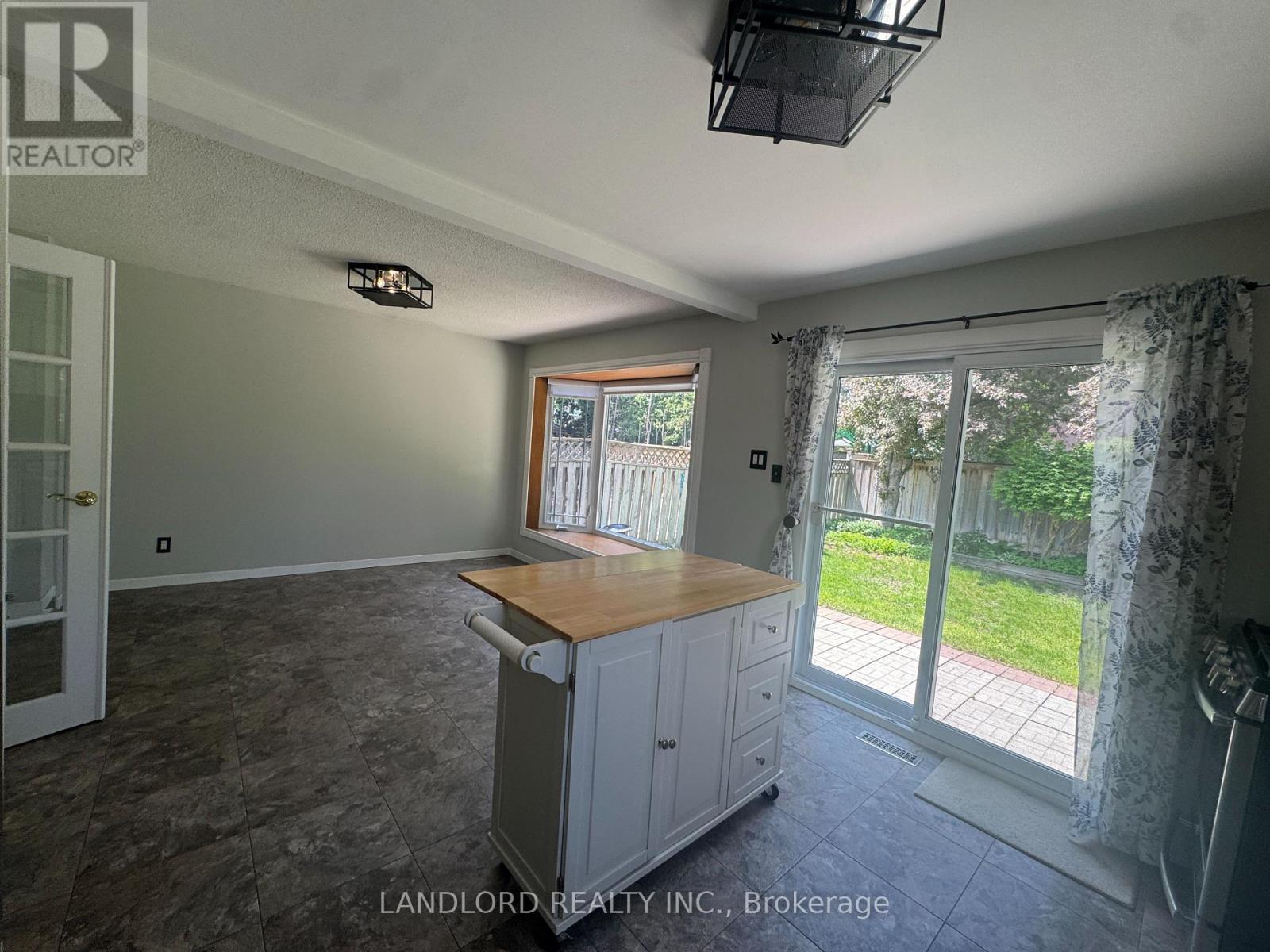 833 Laurier Avenue, Milton, Ontario  L9T 4H4 - Photo 10 - W13230526