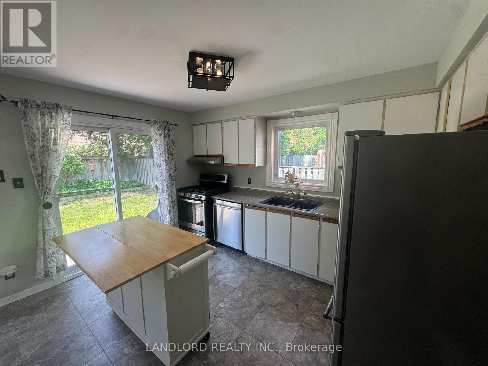 833 Laurier Avenue, Milton, Ontario  L9T 4H4 - Photo 11 - W13230526