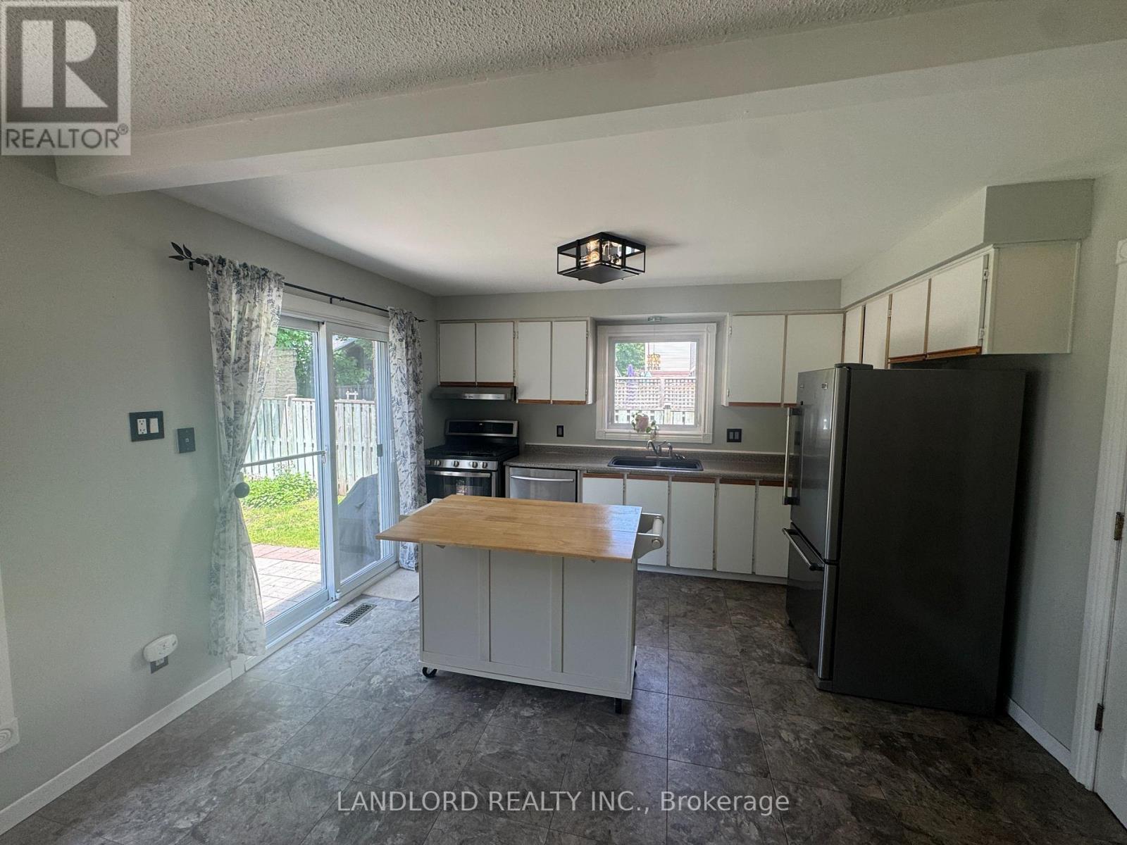 833 Laurier Avenue, Milton, Ontario  L9T 4H4 - Photo 13 - W13230526